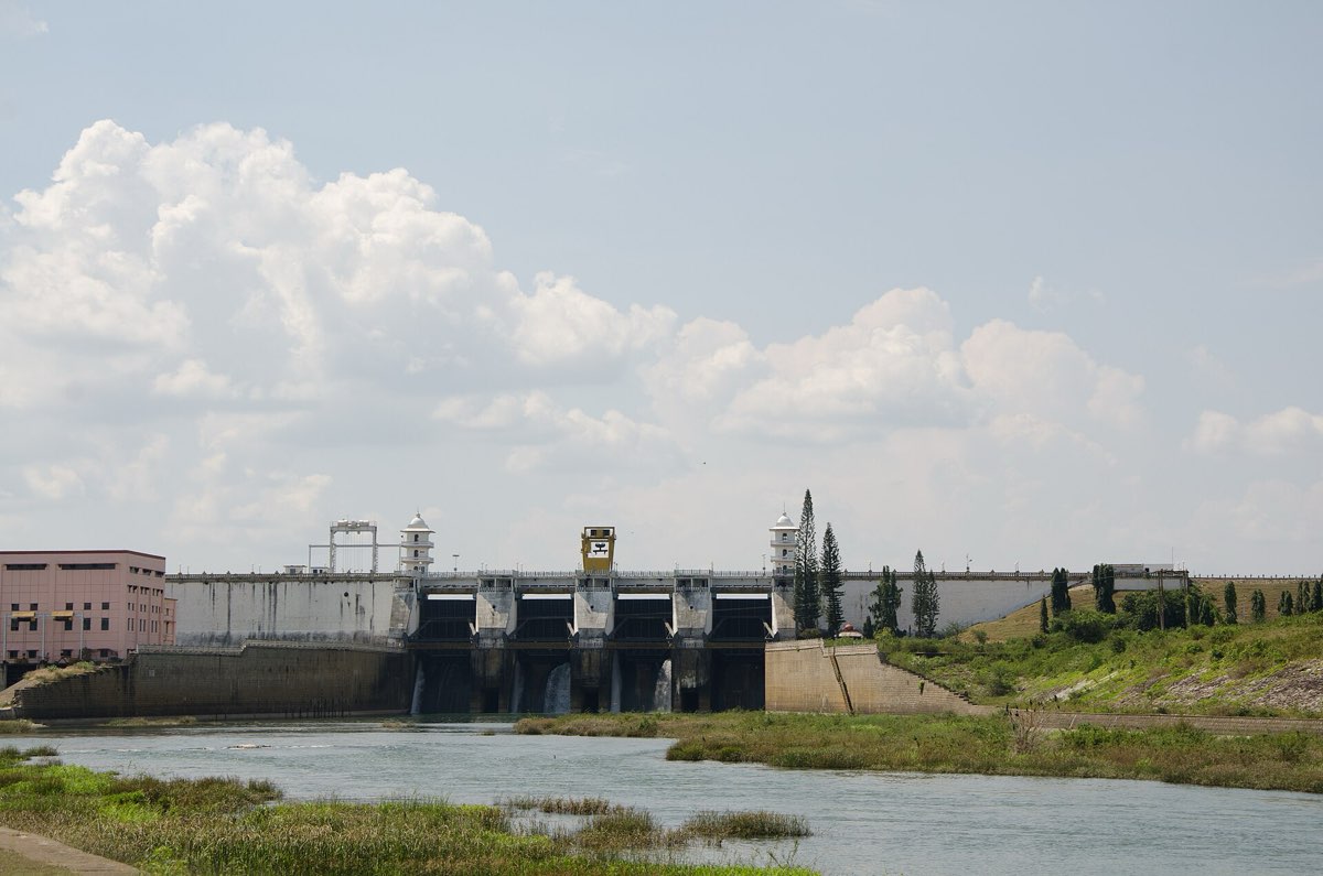 The Kabini dam across the river near Beechanahalli