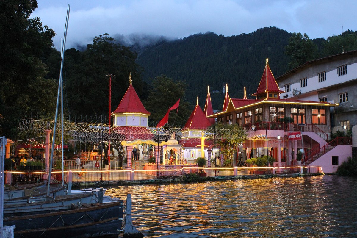 Naina Devi temple at Mallital on the shore of Naini Lake