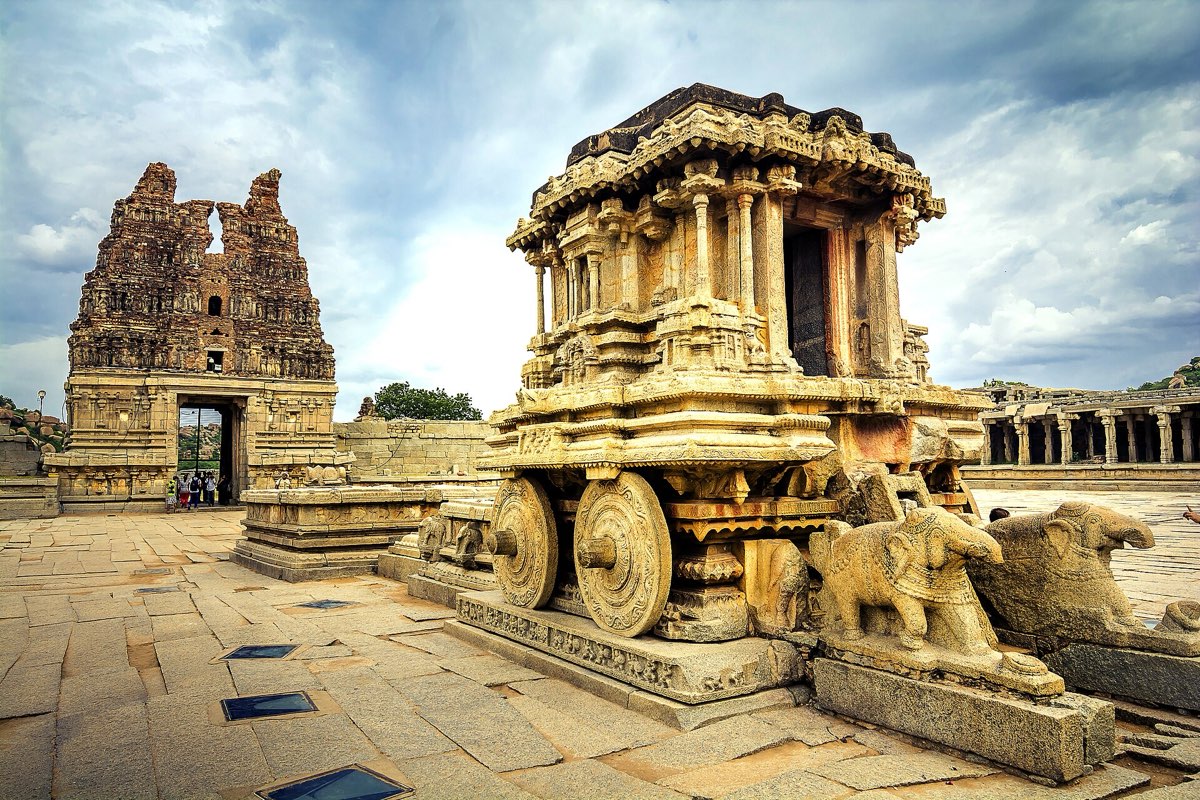 The stone chariot at Vittala Temple, Hampi