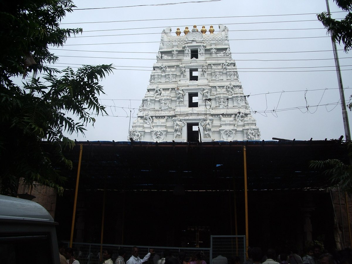 Entrance gopuram of the Mallikarjuna temple, Srisailam